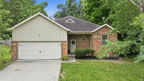 2006 E Samuel J Street, Ozark, MO 65721