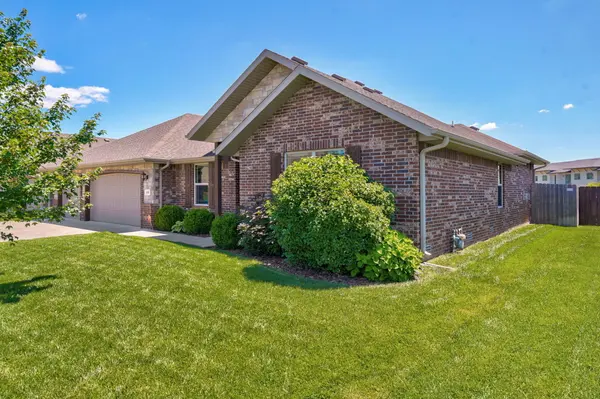 626 N Eagle Park Circle, Nixa, MO 65714