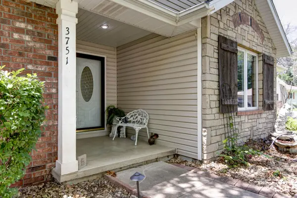 3751 N Pauls Place, Springfield, MO 65803