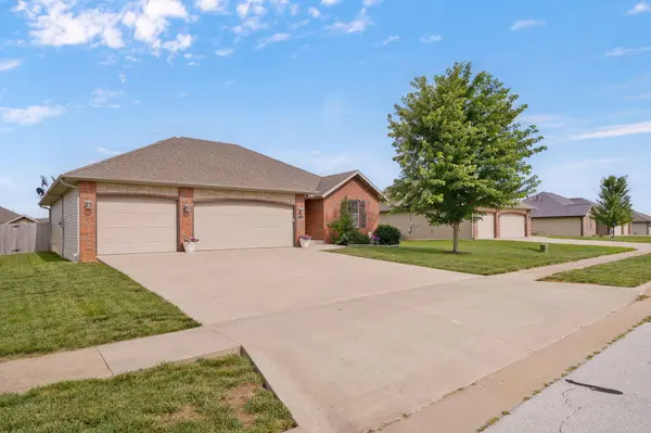 524 Patriot Place Drive, Rogersville, MO 65742