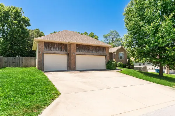 1082 E Daisy Falls Drive, Nixa, MO 65714