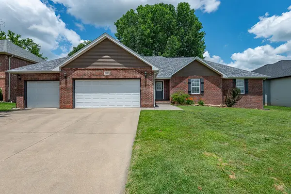 853 E Meadow Garden Court,  Nixa,  MO 65714