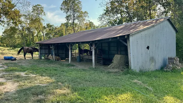 8301 Creek RD, Hartville, MO 65667