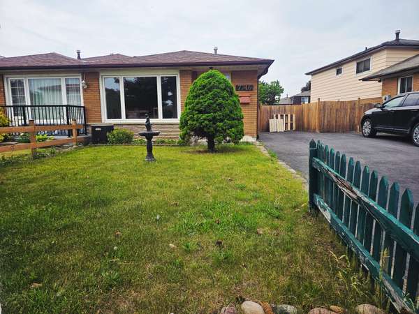 7746 Redstone RD, Mississauga, ON L4T 2B9
