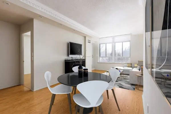 935 Royal York RD #305, Toronto W07, ON M8Y 4H1