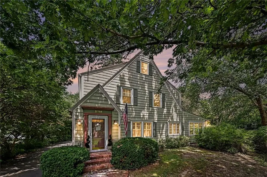 2705 Lovers LN, St Joseph, MO 64506