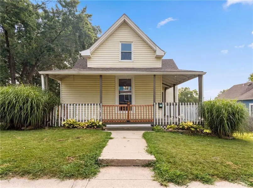 423 N Missouri ST, Liberty, MO 64068