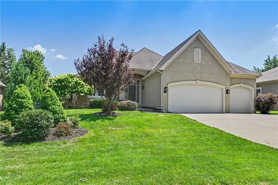 24111 W 121st ST, Olathe, KS 66061