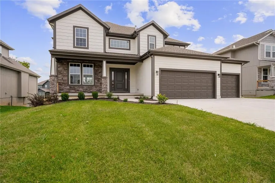 19799 W 114th PL, Olathe, KS 66061
