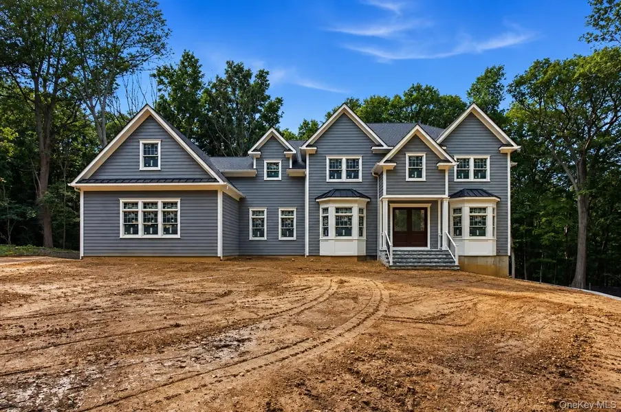 550 Moriches RD, Head Of The Harbor, NY 11780