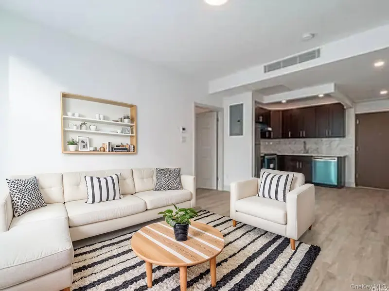 88-56 162nd ST #2D, Jamaica, NY 11432