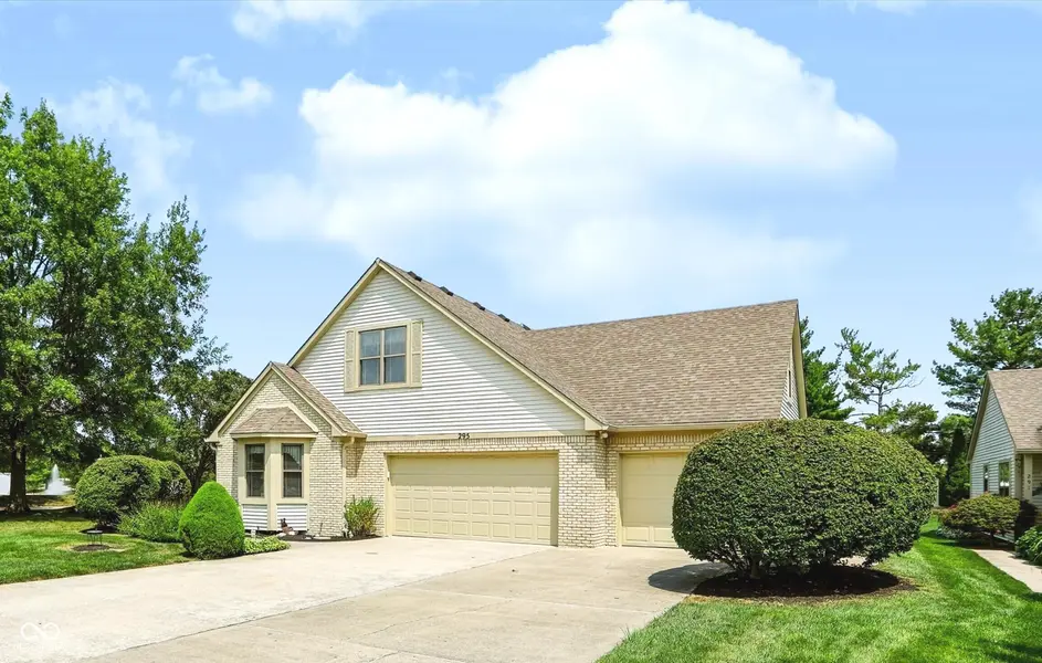 295 Carriage CT, Franklin, IN 46131