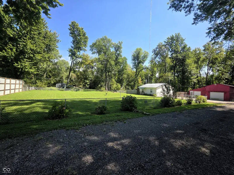 1933 N Lakeland ST, Terre Haute, IN 47803