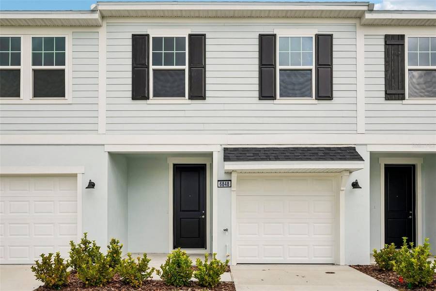 6848 HOLCOMBE DOWN DR, Zephyrhills, FL 33541