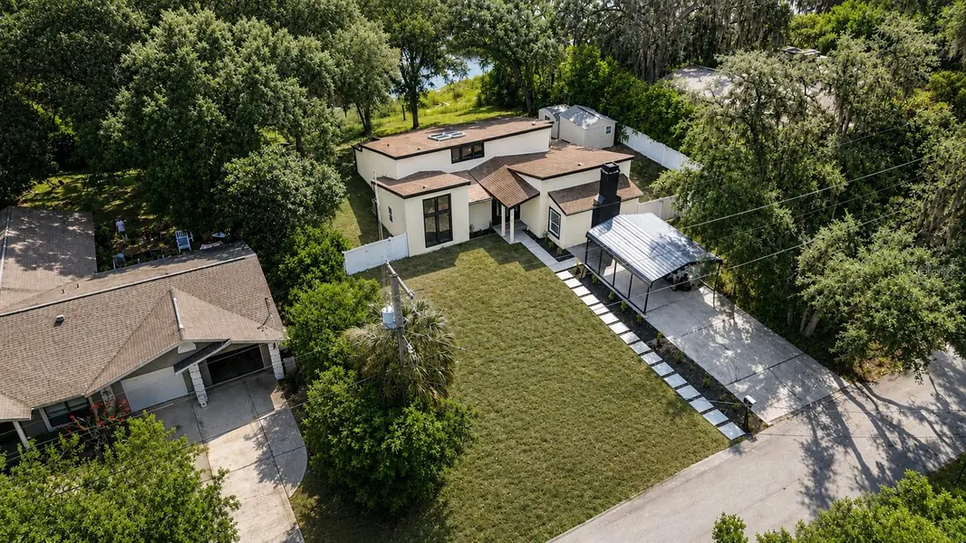 16123 E LAKE BURRELL DR, Lutz, FL 33549