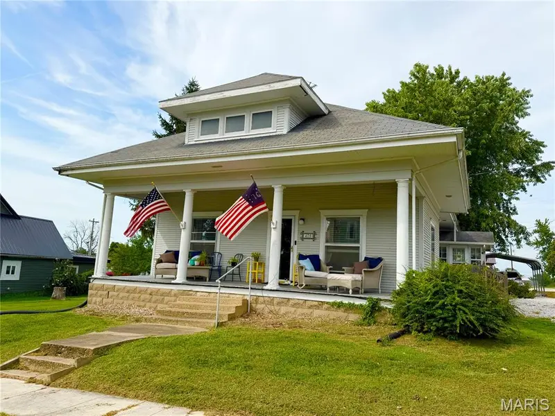 409 E Salling ST, Perry, MO 63462