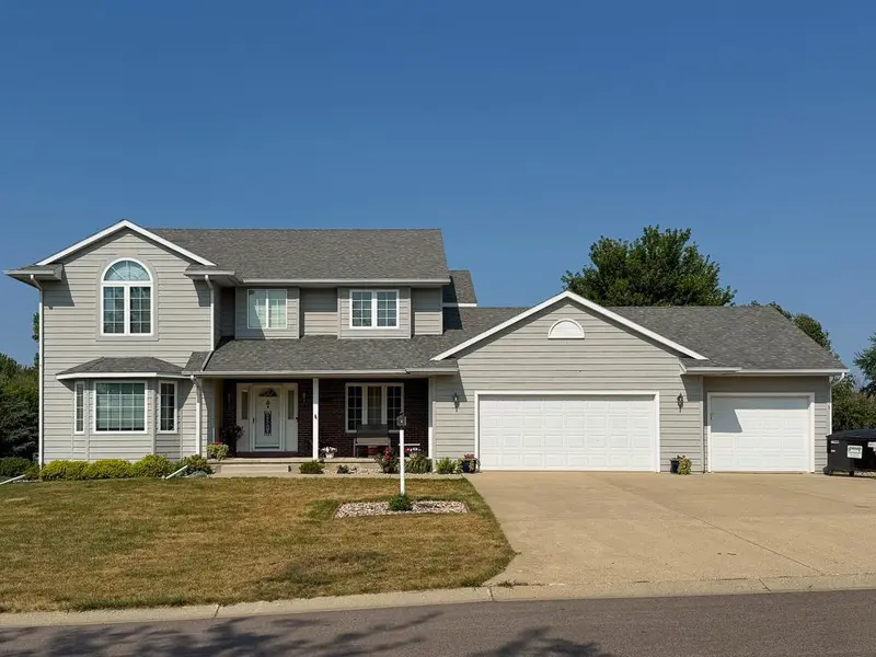 765 Sterling AVE, Worthington, MN 56187