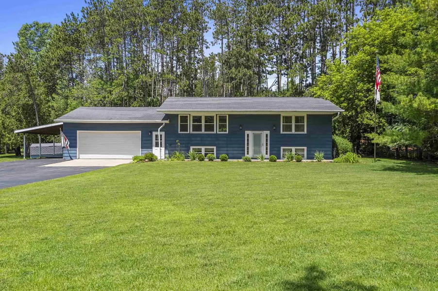 131 DEKARD RD, Little Suamico, WI 54141