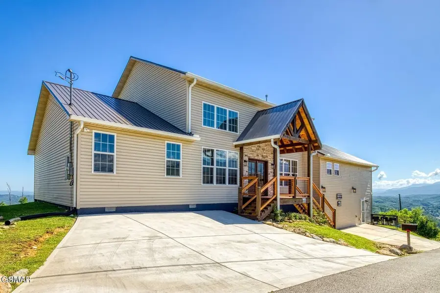 810 Oakley Way, Gatlinburg, TN 37738