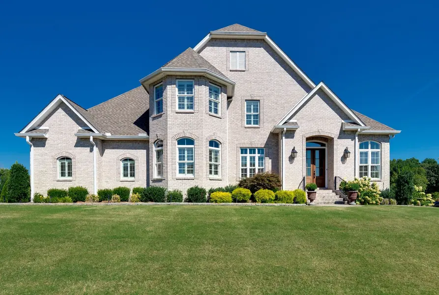 522 Country Club Dr, Dickson, TN 37055