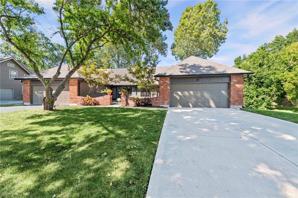 4300 W 82nd ST, Prairie Village, KS 66208