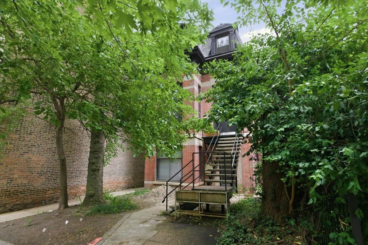 1931 W Evergreen AVE #2, Chicago, IL 60622