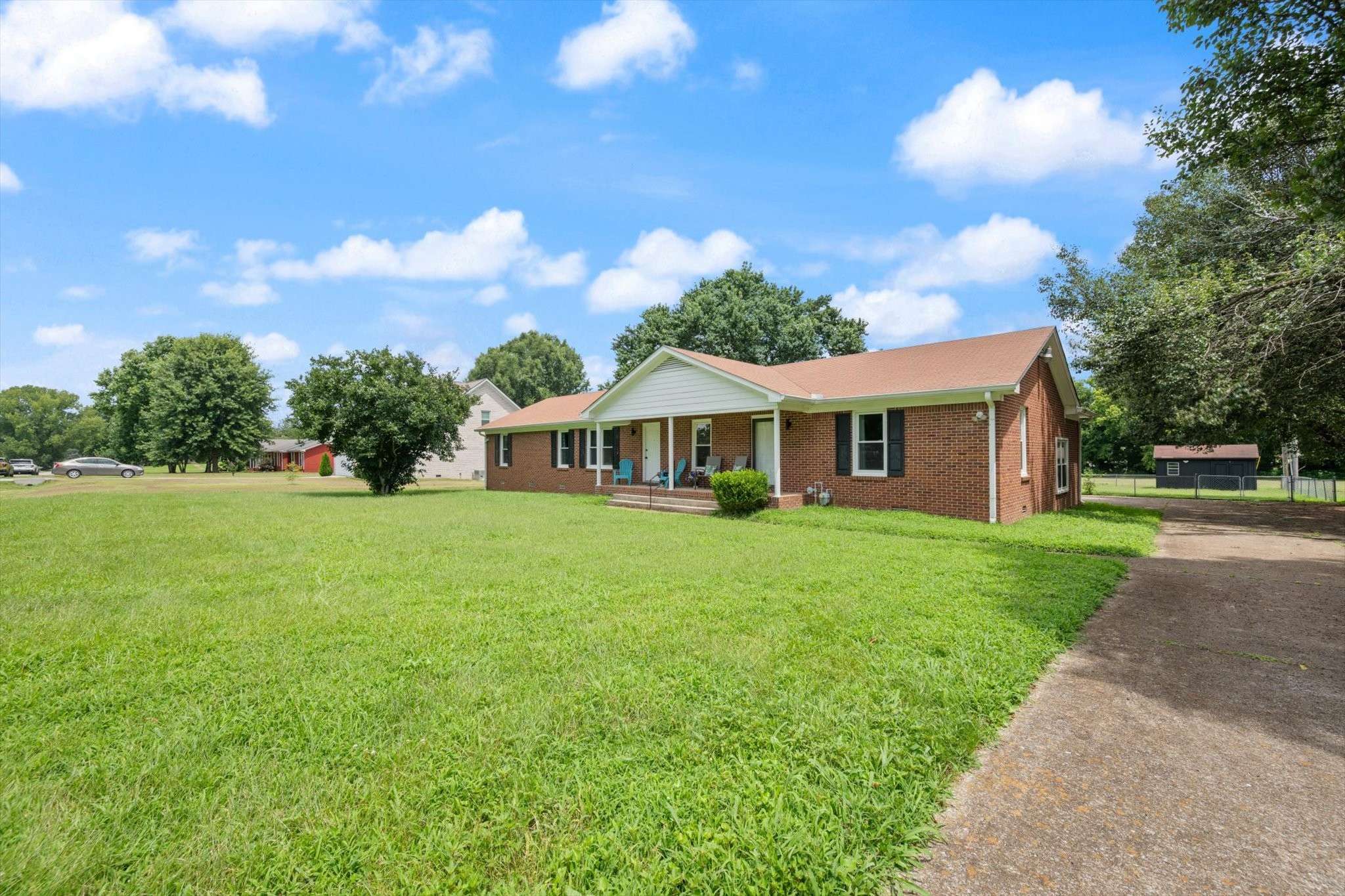 704 Redwood Cir, Columbia, TN 38401