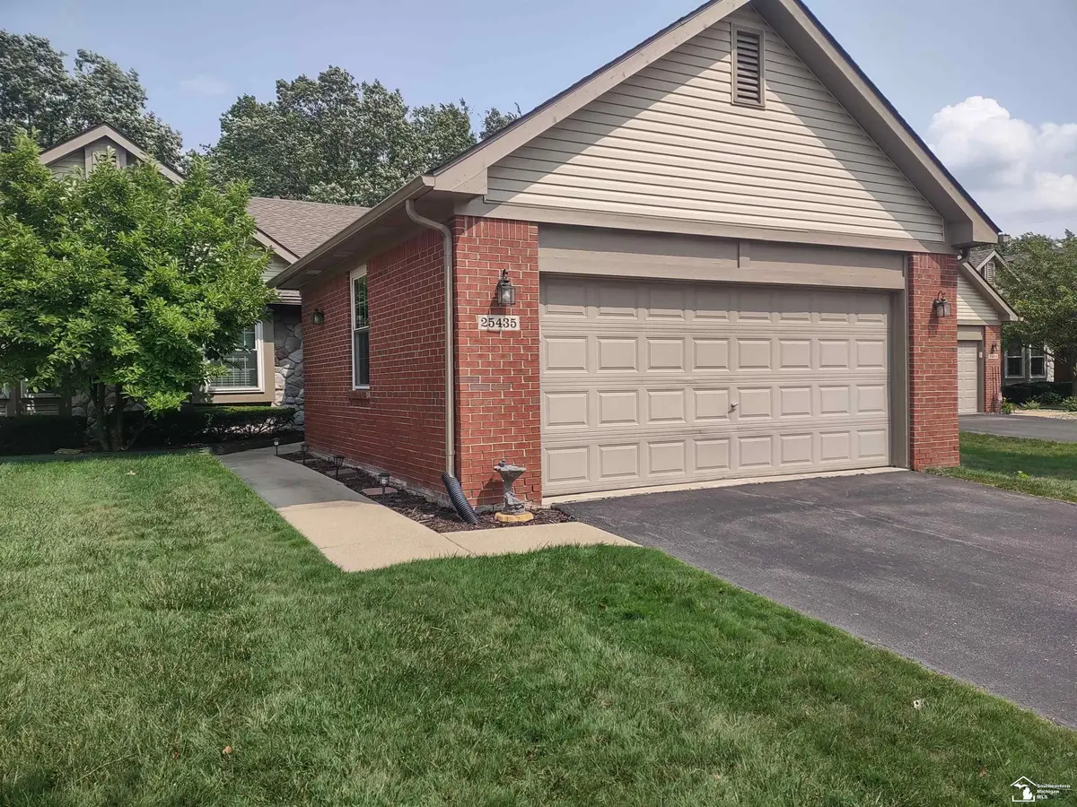 25435 TARA LANE LN, Brownstown Twp, MI 48134