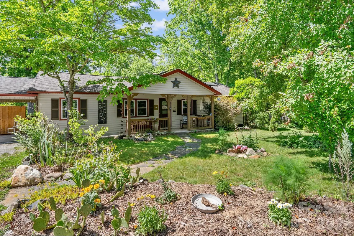105 7th ST, Black Mountain, NC 28711