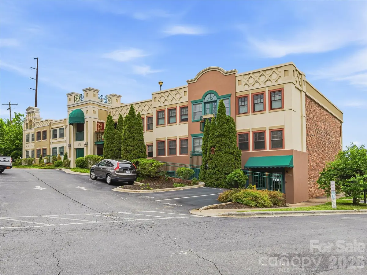 37 Hiawassee ST #E103, Asheville, NC 28801