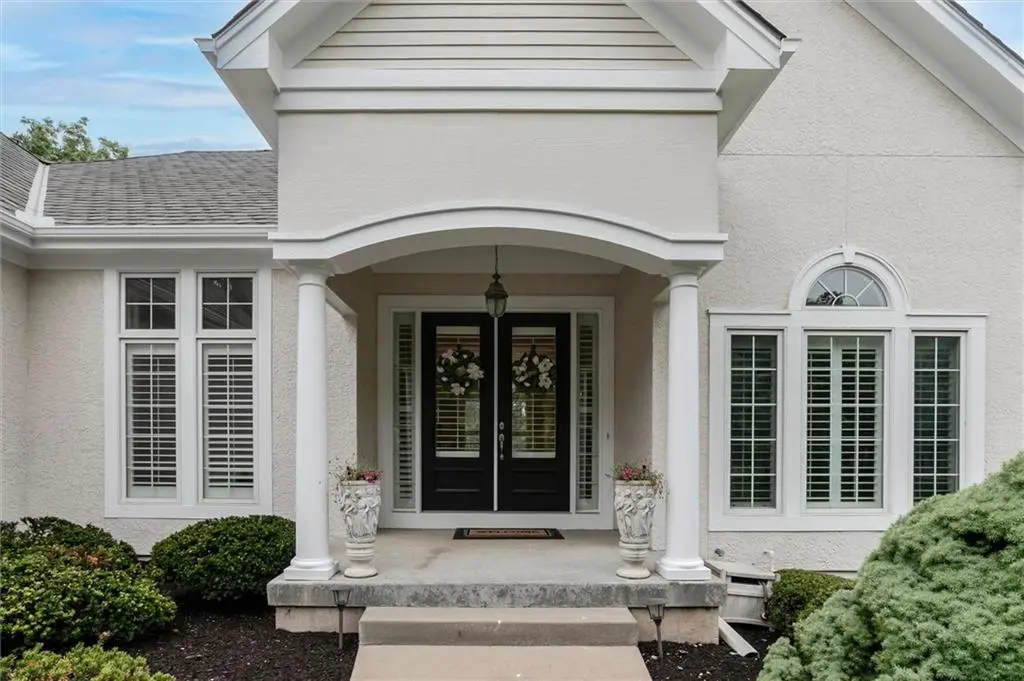 5002 W 143rd TER, Leawood, KS 66224