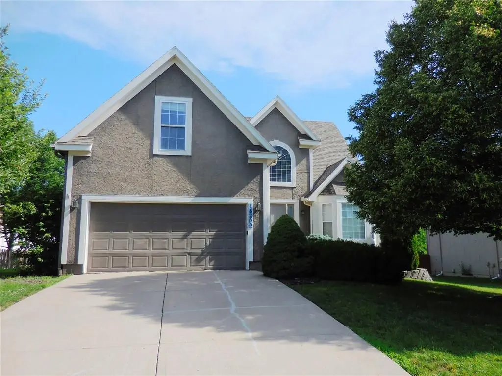 18200 W 157th ST, Olathe, KS 66062