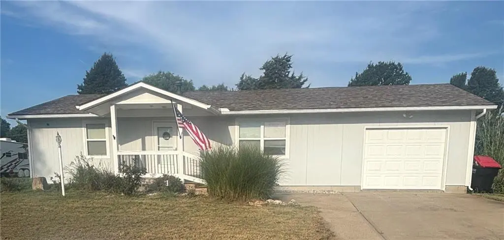 311 N Grant ST, Garnett, KS 66032