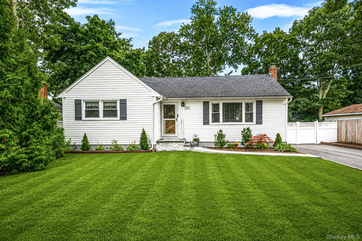 24 Alma AVE, Lake Grove, NY 11755