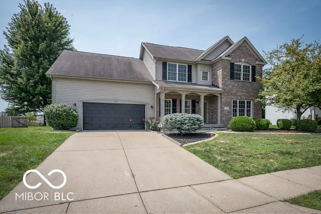 1254 Red Dunes RUN, Avon, IN 46123