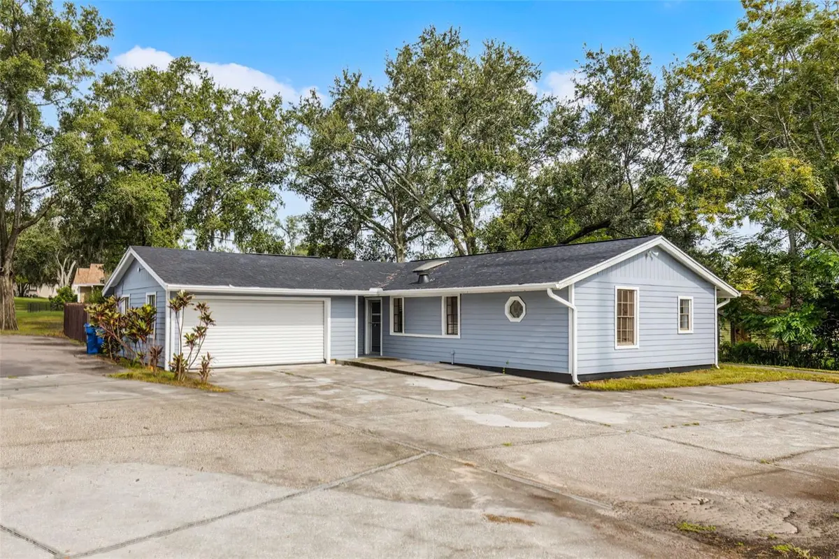697 E ANDERSON RD, Groveland, FL 34736