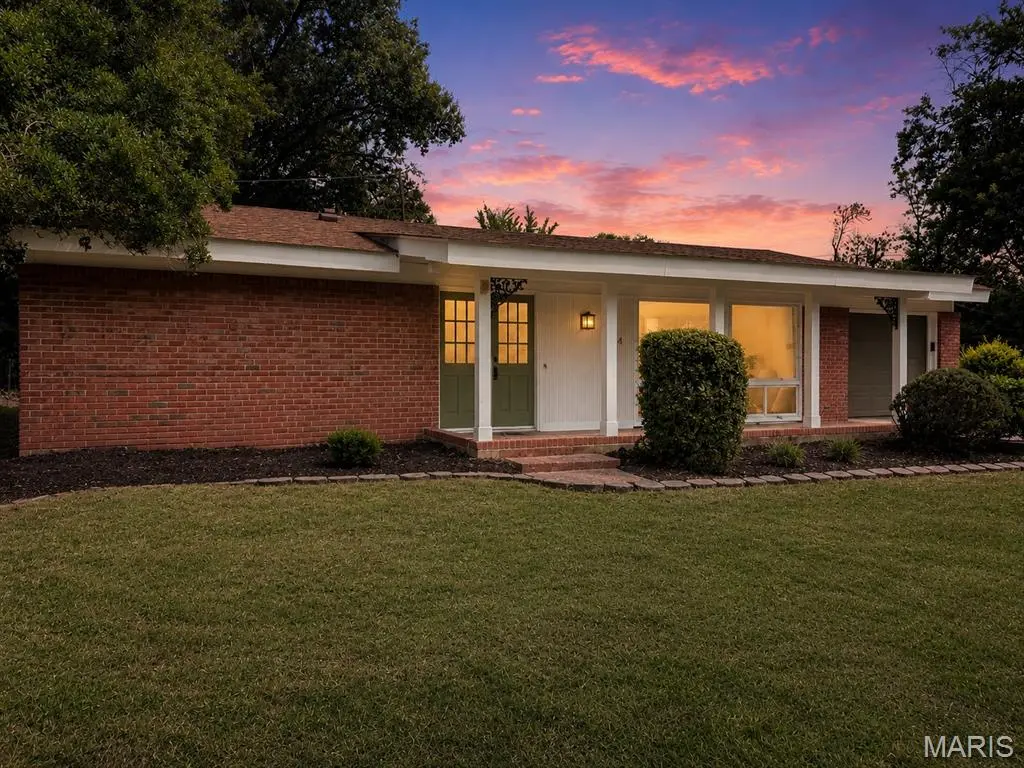 1524 Tryon DR, St Louis, MO 63146