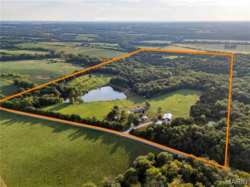 16153 Monroe County Road 743, Paris, MO 65275