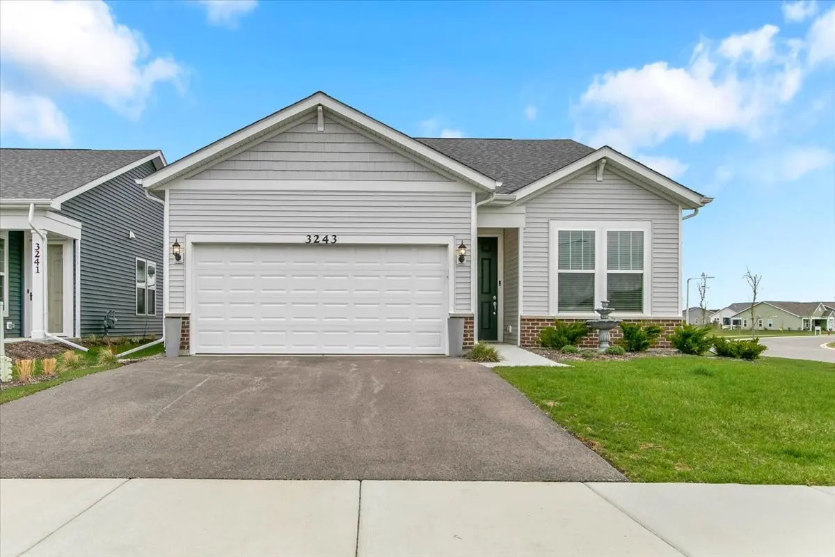 3243 Sweetgrass CIR, Aurora, IL 60503