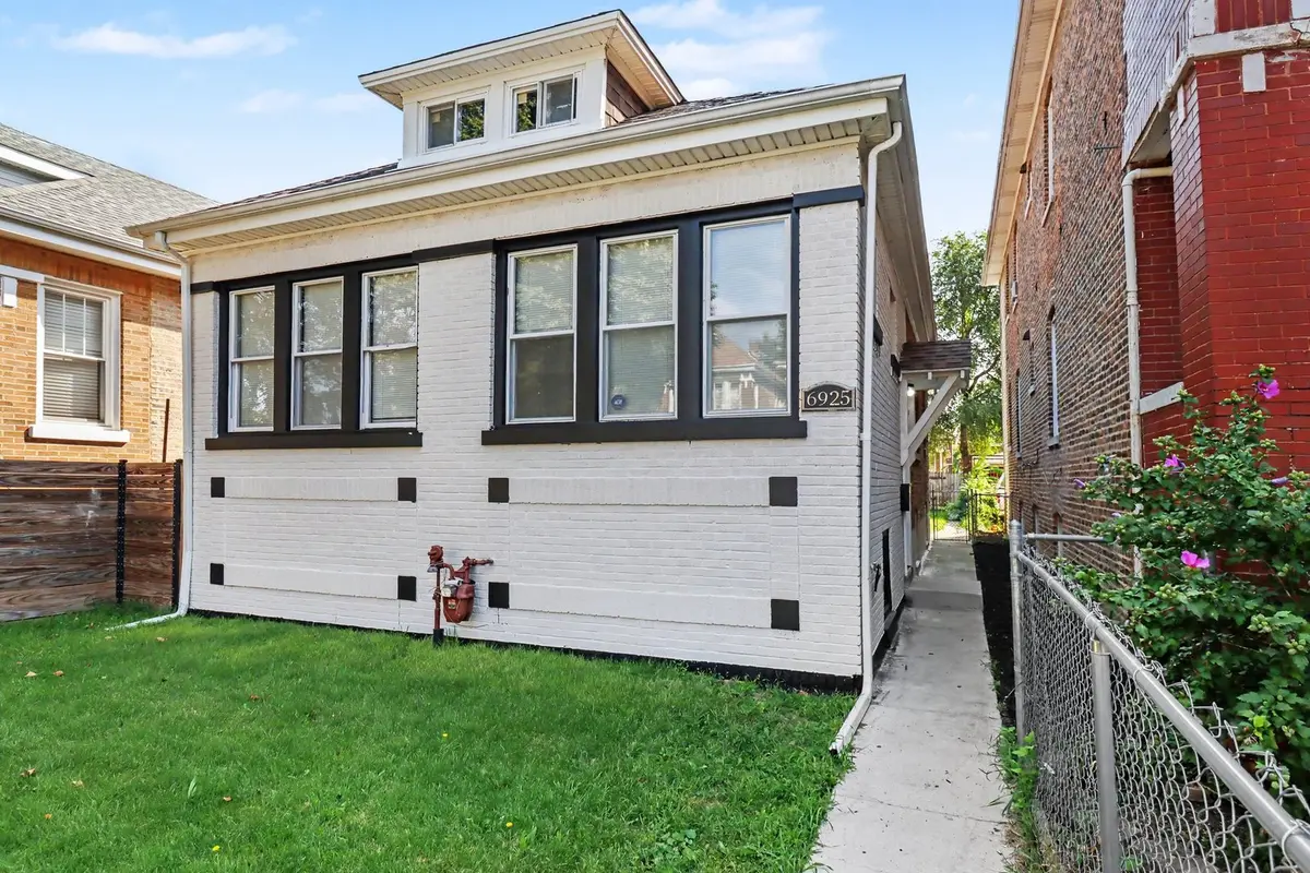 6925 S Maplewood AVE, Chicago, IL 60629