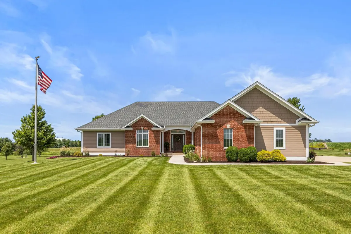 724 N County Road 2175 RD, Champaign, IL 61822