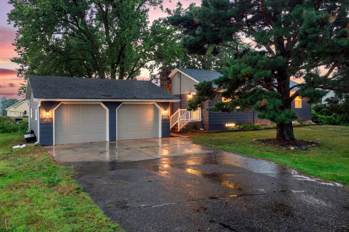 2752 197th ST W, Farmington, MN 55024