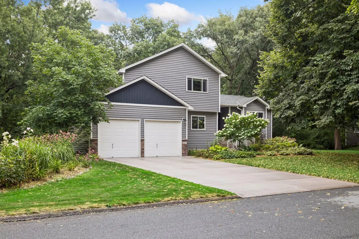 6152 Laurene AVE, Lino Lakes, MN 55014