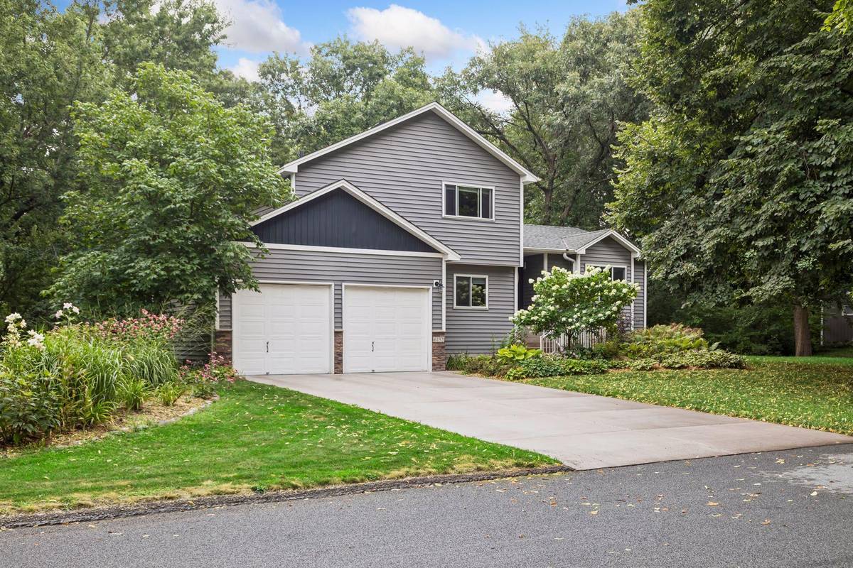 6152 Laurene AVE, Lino Lakes, MN 55014