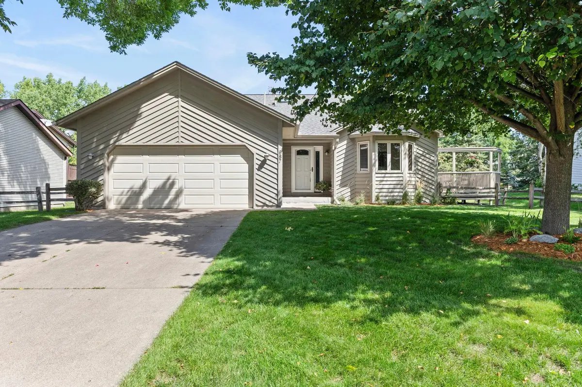 987 Kettle Creek RD, Eagan, MN 55123