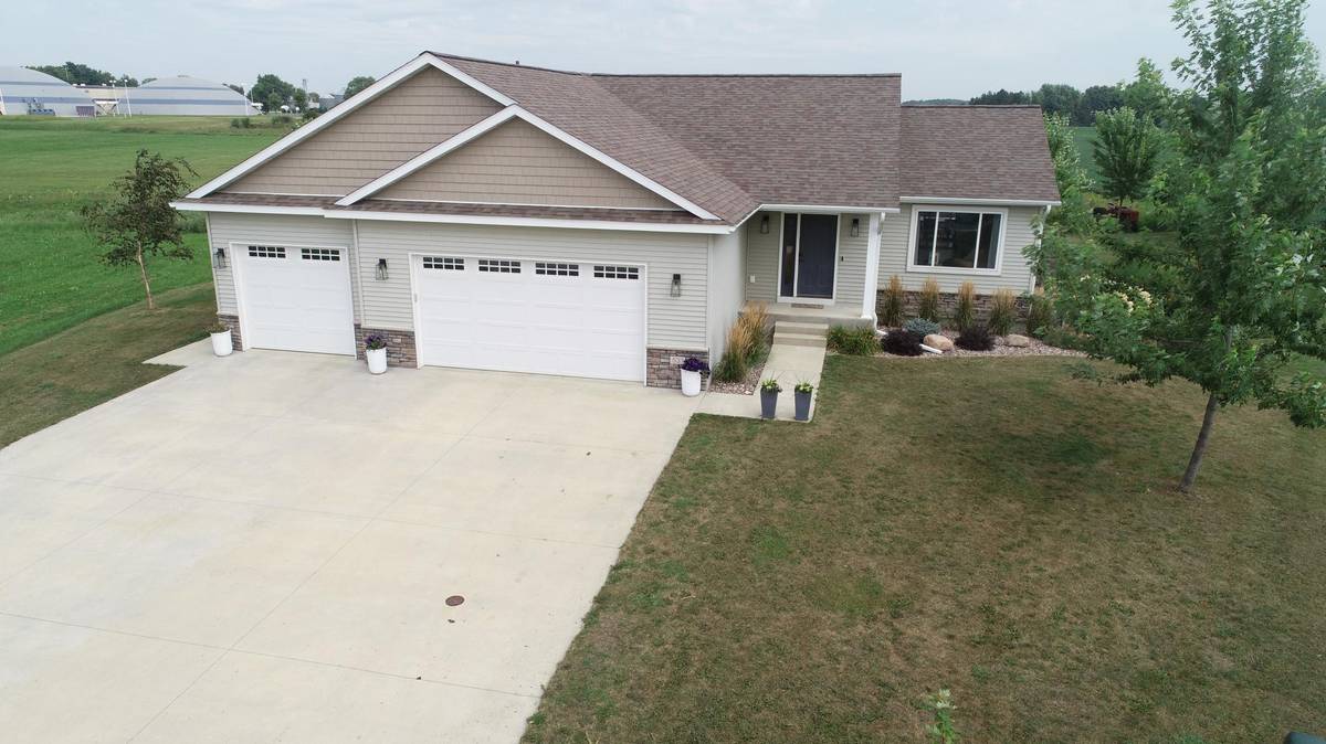531 Glynn AVE NE, Grand Meadow, MN 55936