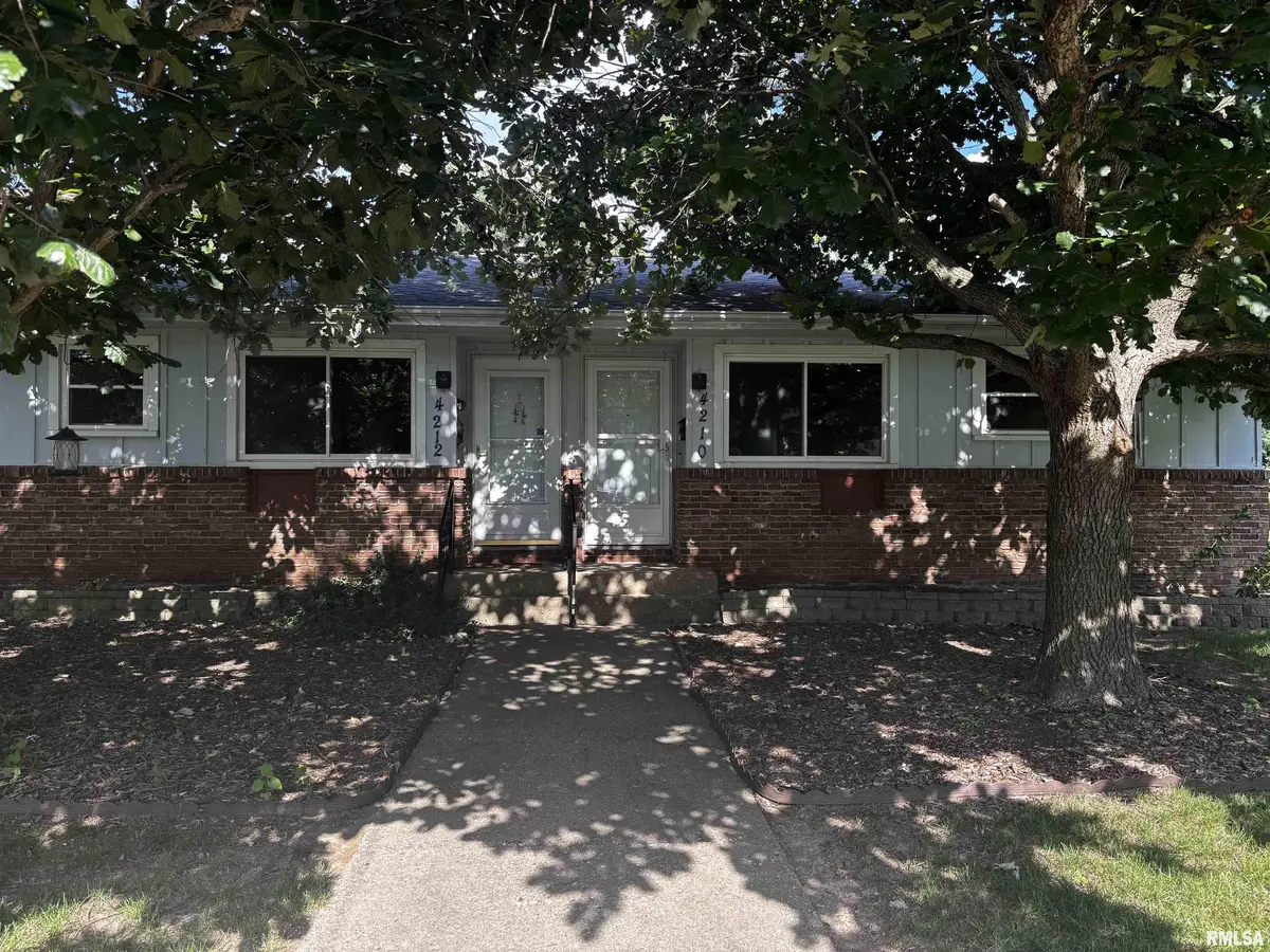 4210-4212 N COLUMBUS AVE, Peoria, IL 61614