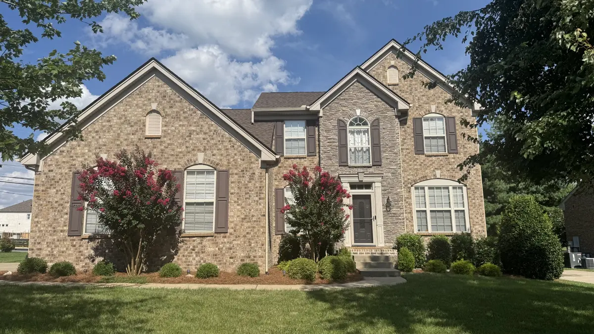 1023 Avery Trace Cir, Hendersonville, TN 37075