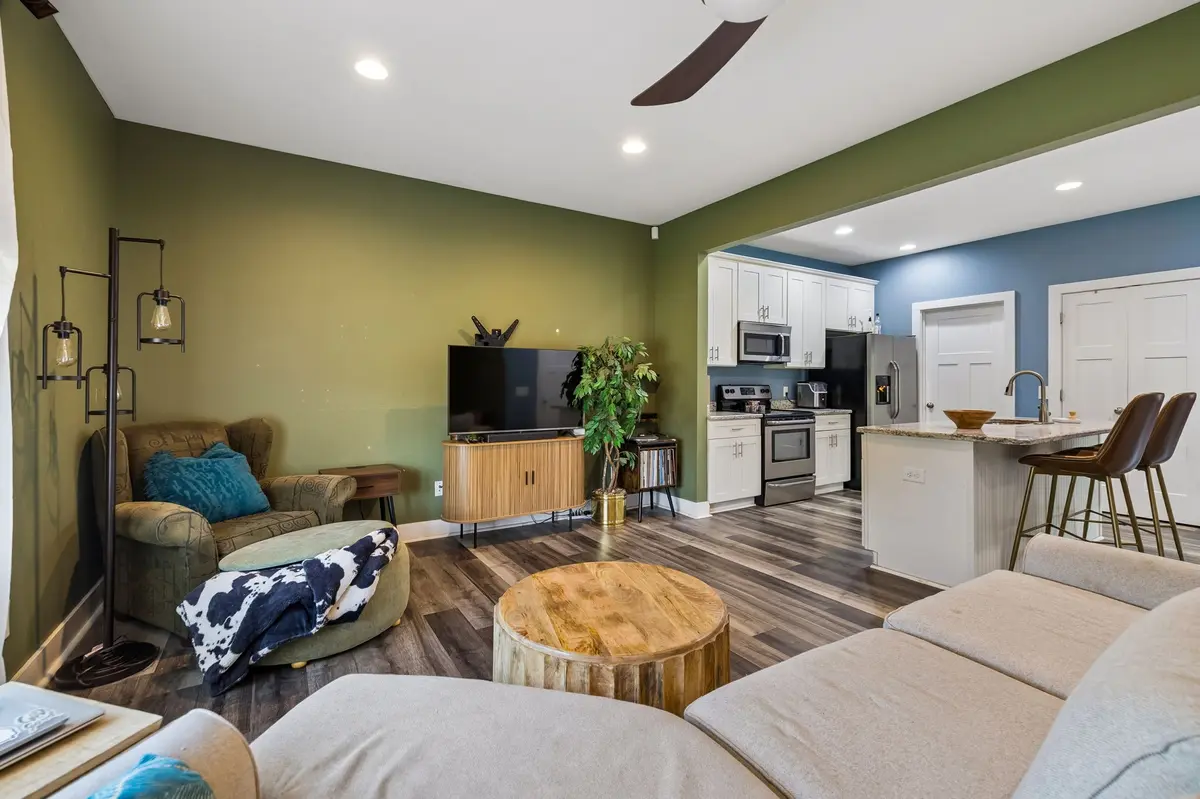 421 Joy Ave, Nashville, TN 37207