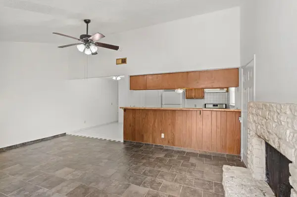 902 Sirocco DR #B, Austin, TX 78745